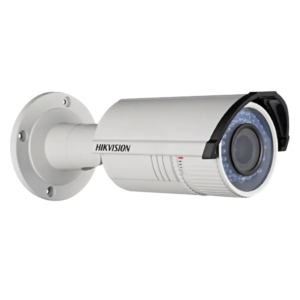 Hikvision DS-2CD2622FWD-IZS digitalna bullet kamera za videonadzor na prostem.