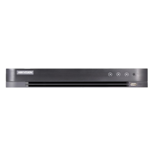 Hikvision DS-7204HQHI-K1/P analogni snemalnik za videonadzor, zanesljiva varnostna rešitev.